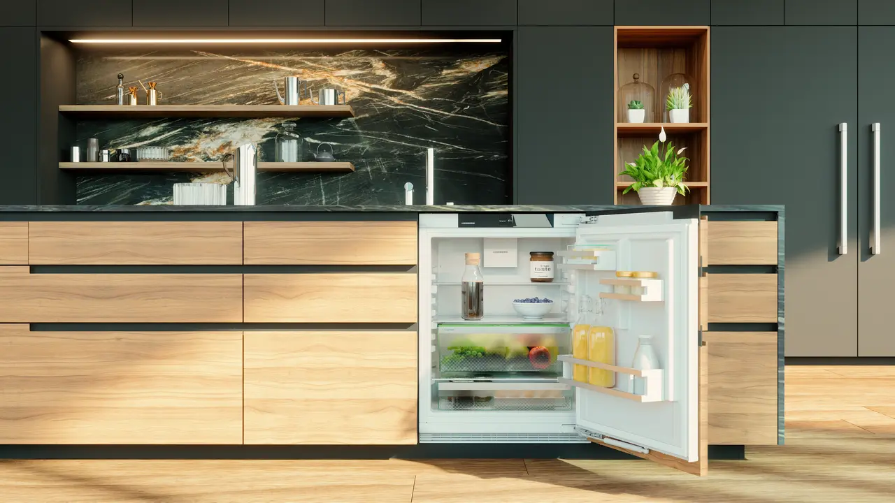 UR3750 Fridge suitable for undercounter installation with